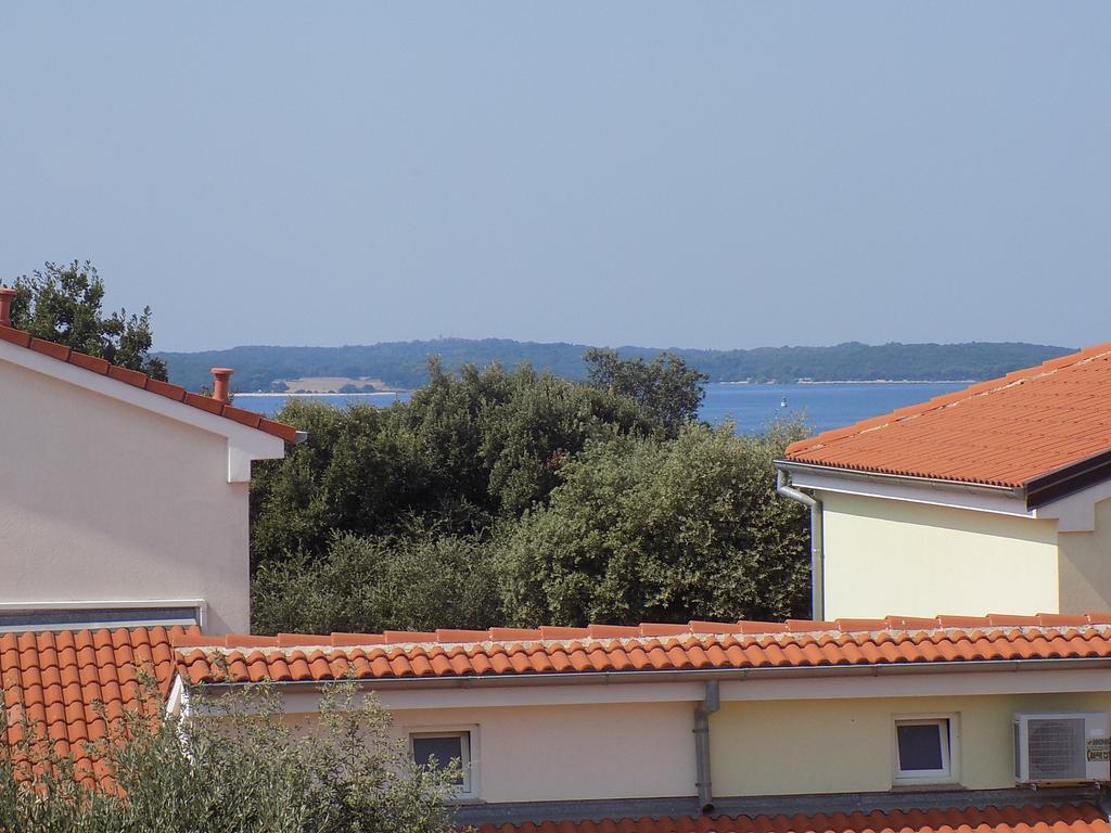 Apartment Thea Pula Exterior foto