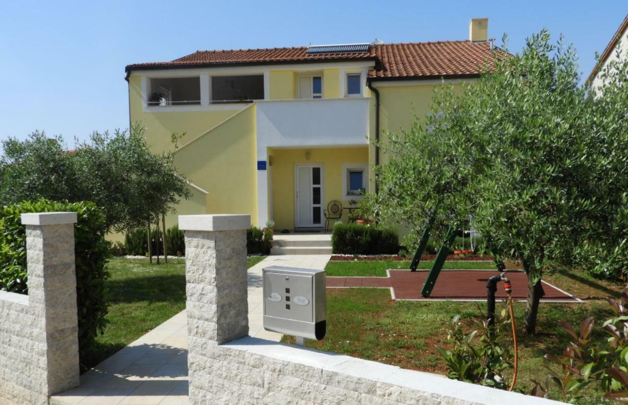 Apartment Thea Pula Exterior foto