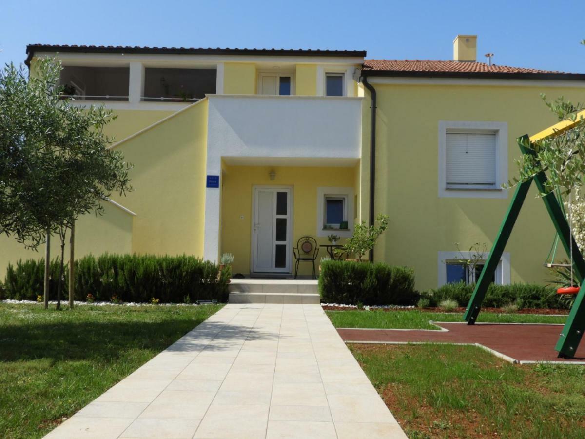 Apartment Thea Pula Exterior foto